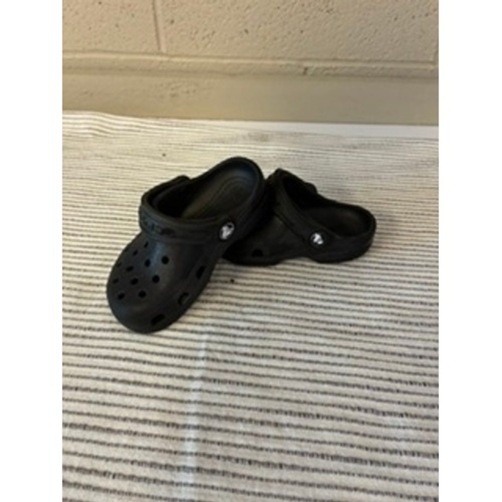 Crocs Classic Clog Black Kids Slip On Water Friendly Shoes Size 3